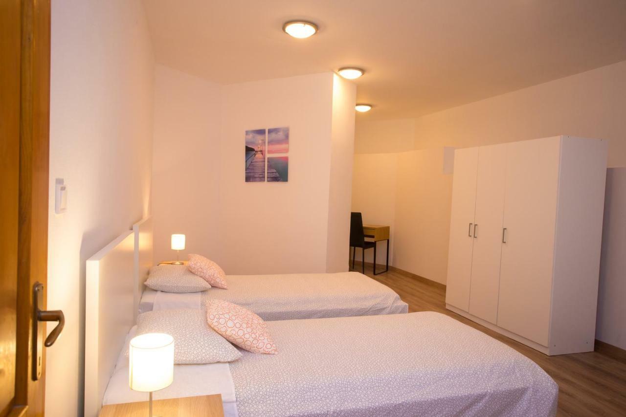 Апартаменты Apartman Girasol Пула Экстерьер фото